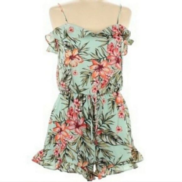 City Triangles Pants - City Triangles size small seafoam green floral ruffled romper